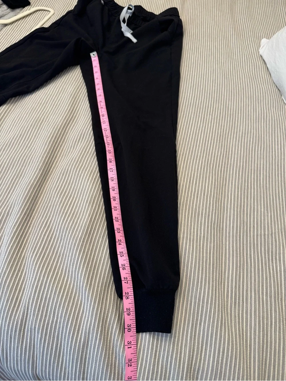 FIGS Men’s Tansen Jogger Scrub Pants Black Size S  Tansen Jogger